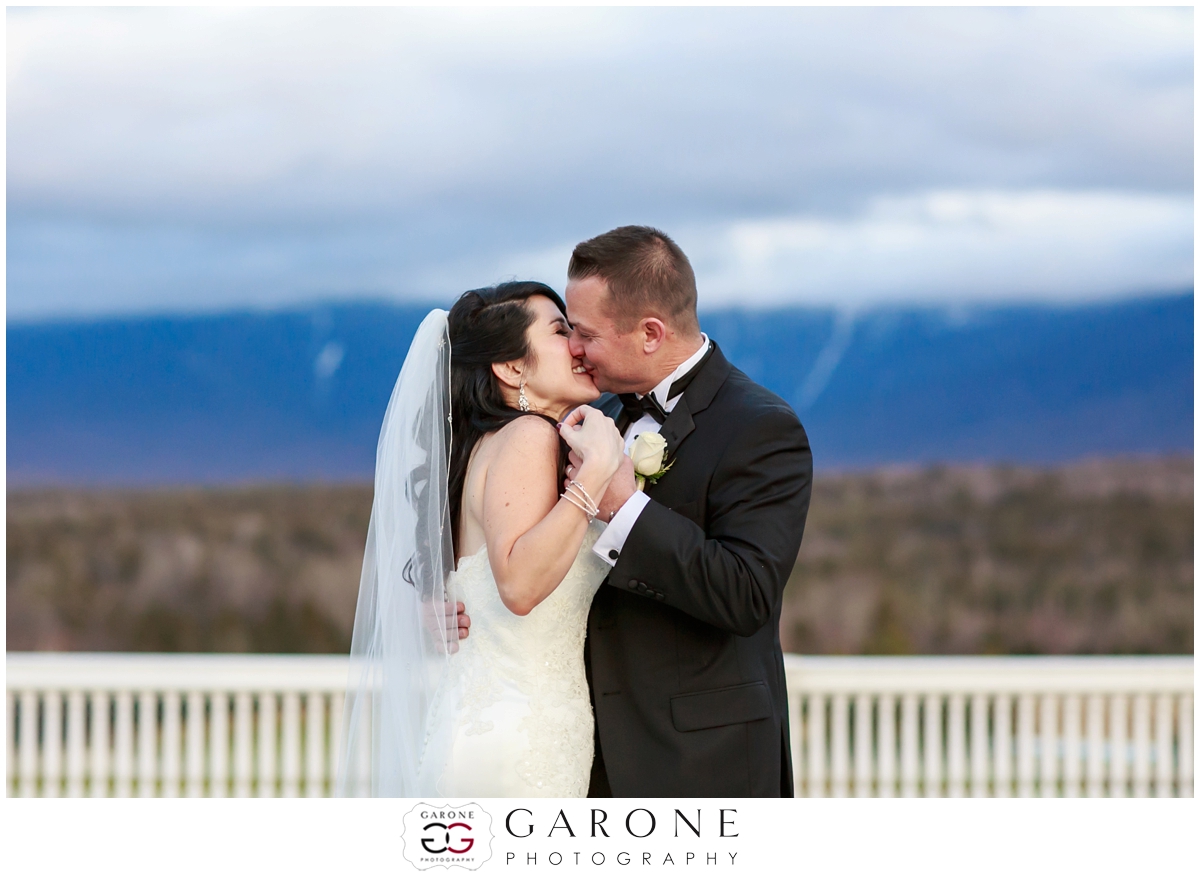 Diane_and_Mark_Mount_washington_Resort_Winter_wedding_Garone_photography_0025.jpg