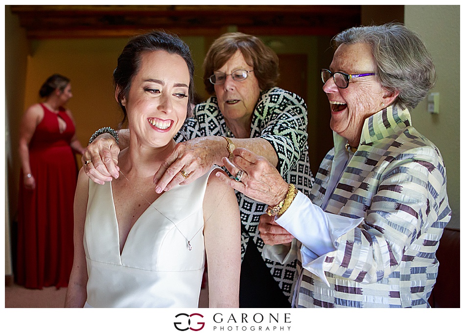 Mount_Sunnapee_Mountain_top_wedding_brode_groom_NH+Wedding_Garone_phoography_0045.jpg